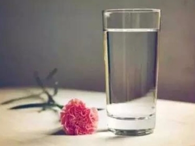 太吓人了！快给我一杯净水器的水压压惊！